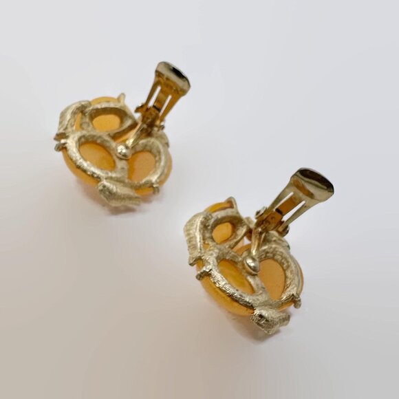 Orange Earrings, Thermoset, Gold Tone, 50s, Mid Century, Lucite, Vintage,Plastic - Picture 5 of 5
